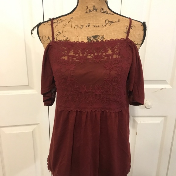 Coco + Jaimeson off the Shoulder Top size XS - Picture 2 of 8